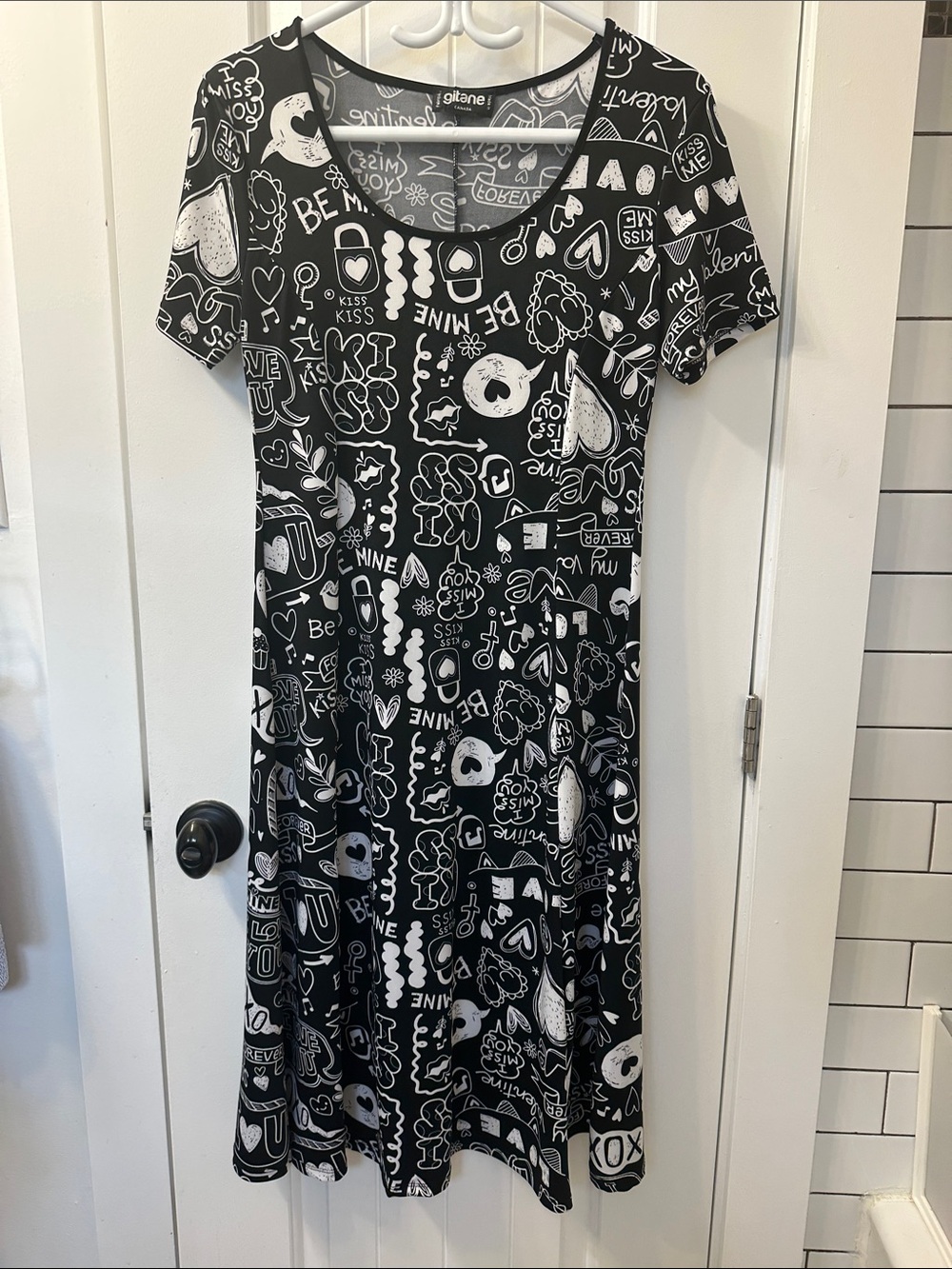 Black & White Graphic Short-Sleeve Fit-and-Flare Dress